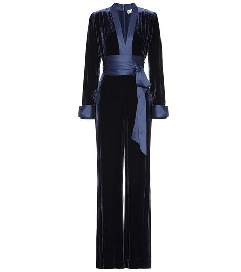 Diane von Furstenberg - Velvet jumpsuit - Diane von Furstenberg offers an on-brand addition to your cocktail edit with this lustrous velvet jumpsuit. The sumptuous silhouette channels evening glamour thanks to its deep navy hue and contrasting light blue satin trims. A waist-cinching sash belt balances the wide-leg silhouette, offering a thoroughly modern yet feminine finish. Choose shimmering accessories to complete your after-dark look with glamorous flair. seen @ www.mytheresa.com Velvet Jumpsuit, Navy Velvet, Sash Belt, Norma Kamali, Style Noir, Fashion Design Clothes, Blue Satin, Fashion Classy, Alternative Fashion