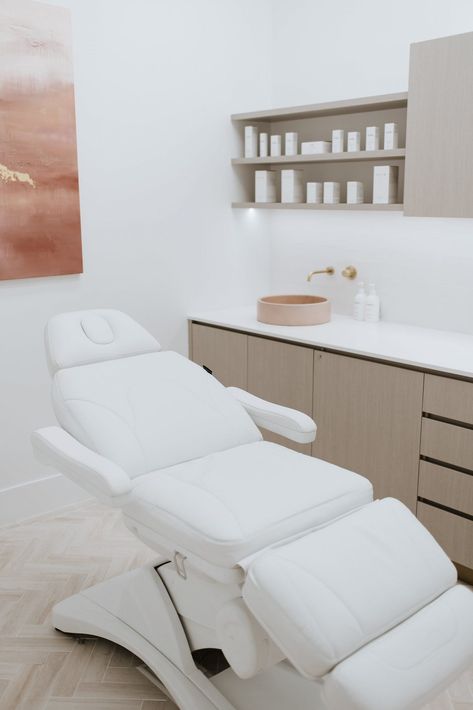 Cottesloe Skin Clinic in Perth, WA | BLANC Skin Ideas Decoracion Salon, Skin Improvement, Facial Room, Beauty Therapy Room, Dermatology Clinic, Esthetician Room Decor, Spa Room Decor, Esthetics Room, Spa Interior Design