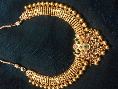 Coin Bangles Gold Indian, Traditional Antique Gold Necklace With Tilla, Jwellary Design, Victorian Haram Indian, Traditional Antique Gold Tilla Necklace, Brass Tilla Temple Necklace For Wedding, Elegant Brass Temple Necklace With Tilla, Antique Necklaces Design, Antique Gold Jewelry Indian