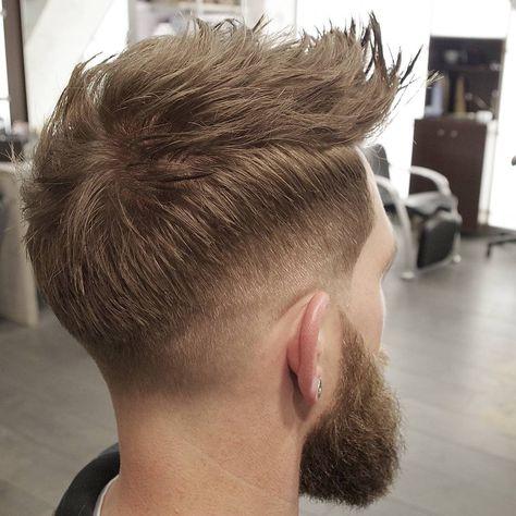 Mohawk Fade, V Shaped Haircut, Haircuts For Balding Men, V Shape Hair, Hipster Haircut, Mens Haircuts Short Hair, Quiff Hairstyles, Instagram Hairstyles, Men Haircut Styles