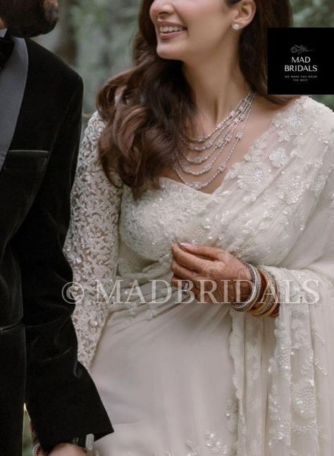 White Saree With Pearls, White Saree Look For Wedding, Christian Wedding Saree, White Saree Look, White Bridal Saree, Engagement Saree Look, Indian Wedding Bridal Outfits, Indian Christian Wedding, Indian Fashion Lehenga