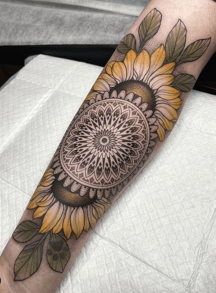 Sunflower Foot Tattoos, Sunflower Mandala Tattoo, Sunflower Tattoo Ideas, Mandela Tattoo, Crow Tattoo Design, Sunflower Tattoo Sleeve, Mandala Tattoo Sleeve, Cowboy Tattoos