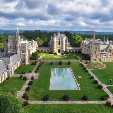 Berry College on Instagram: “It’s Friday, Vikings! We hope you’ve had a wonderful week. Enjoy this picture as you start your amazing weekend! #FordFriday” Beautiful Campus Colleges, Berry College Aesthetic, Berry College Photography, Berry University, College Building, University Inspiration, Berry College, College Vibes, Rome Georgia