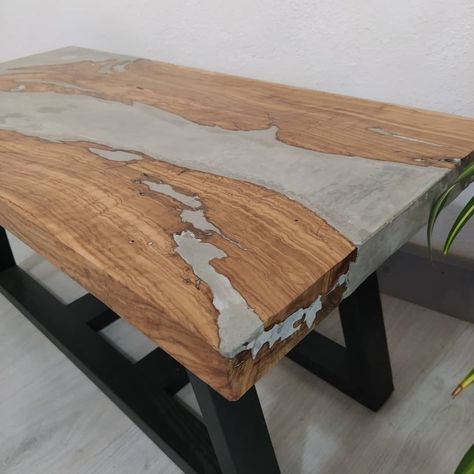 Concrete Wood Table, Wood And Concrete Table, Diy Esstisch, Epoxy Countertops, Cement Table, Steampunk Furniture, Home Bar Rooms, Wooden Sofa Set Designs, Wood And Concrete