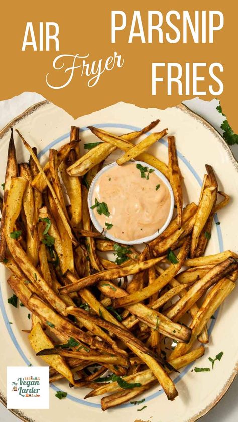 Parsnips are so easy to make in the air fryer! Use up of all those parsnips that come in veg box. Make spiced up chips or fries or easy maple roasted parsnips and watch them disappear. Easy vegetable side dish for winter or fall. Parsnip Fries Air Fryer, How To Cook Parsnips, Honey Parsnips, Parsnip Chips, Roasted Carrots And Parsnips, Parsnip Recipes, Parsnip Fries, Fajita Spices, Roasted Parsnips