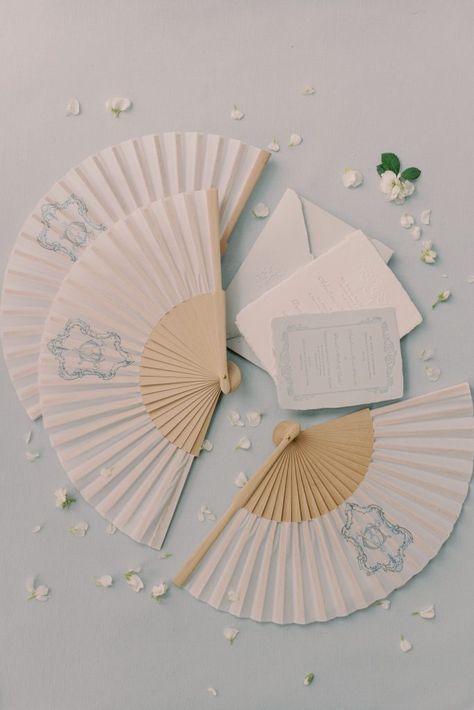 Custom Wedding Fans, Fan Seating Chart, Fan Sign Wedding, Fan Invitation Wedding, Fan Souvenir Wedding, Paper Fans Wedding, Fan Wedding Favors, Chinese Hand Fan Aesthetic, Hand Fans For Wedding