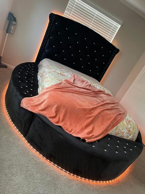 Luxury Bed Frames, Baddie Apartment, Baddie Apartment Ideas, Girl Apartment Decor, Girly Apartments, Girly Apartment Decor, Luxury Room Bedroom, Bedroom Decor For Teen Girls, Dream Apartment Decor