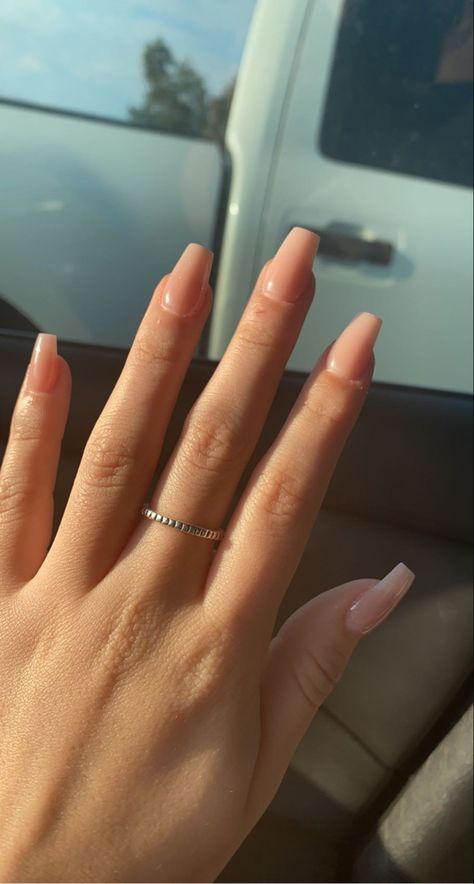 Tan Color Acrylic Nails, Peachy Nails Aesthetic, Light Tan Nails Acrylic, Nice Basic Acrylic Nails, Light Beige Nails Acrylic, Simple Peach Nails, Acrylic Nails Tan Skin, Neutral Peach Nails, Nail Ideas Peach Color