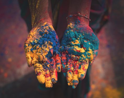 22 Celebrations of Culture From Around the World | Holi Festival of Color Holi Pictures, Happy Holi Images, Holi Festival Of Colours, Holi Photo, Holi Images, Holi Wishes, Holi Colors, India Facts, Indian Gifts