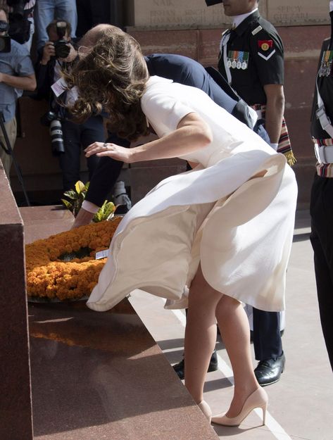 Going Marilyn Monroecountryliving Kate Middleton Bum, Kate Middleton Skirt, Traditional Indian Food, Duchesse Catherine, Kate Middleton Pictures, Cute Sundress, India Gate, Kate Dress, Kate Middleton Photos