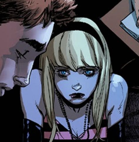 Gwen Stacy Comic, Blue Eyes And Blonde Hair, Spider Gwen Comics, Ultimate Spider Man, Space Girl, Ultimate Spiderman, Gwen Stacy, Spider Gwen, Marvel Women