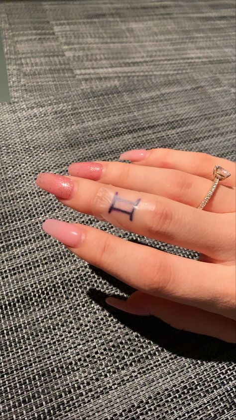 Women Hand Tattoos, Gemini Tattoo Designs, Small Tattoos For Women, Unique Small Tattoo, Cursive Tattoos, Finger Tattoo For Women, Gemini Tattoo, Hand Tattoos For Women, Pretty Tattoos For Women