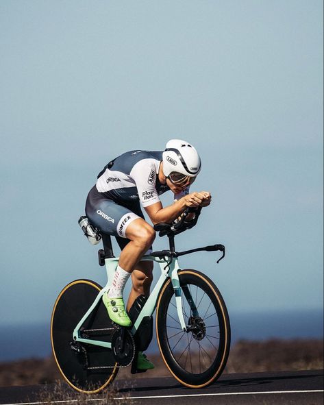 Triathlon Aesthetic, Triathlon Photography, Triathlon Men, Iron Man Triathlon, Ironman Race, Triathlon Inspiration, Ironman Triathlon Training, Iron Man Race, Triathlon Motivation