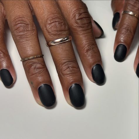 Black Nail Thread calling🖤 📞〰️▪️ My clients loveeee black nails and they know how I feel about black gel polish. So this nail thread is dedicated to all the girlies who are excited for black nails 💅🏽 ⚡️share with a friend who loves black nails ⚡️code Brionna to stock up on black gel polish & more Tell me which are your faves and if you prefer matte gel polish or would you rather it by shiny ✨ #blacknails #blacknail #blacknailtechs #blacknailart #fallnails #fallnailart #marblenailsart #ma... Nails On Black Women, Matte Gel Polish, Channel Nails, Thanksgiving Nail Ideas, Black Gel Polish, Turkey Nails, Essie Polish, Thanksgiving Nail Designs, Thanksgiving Nail