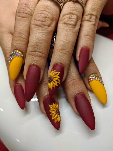 3d Sunflower Nails, Fall Sunflower Nails, 3d Sunflower, Sunflower Nail Art, Fall Acrylic, Dark Red Nails, Sunflower Nails, Fall Acrylic Nails, Orange Ombre