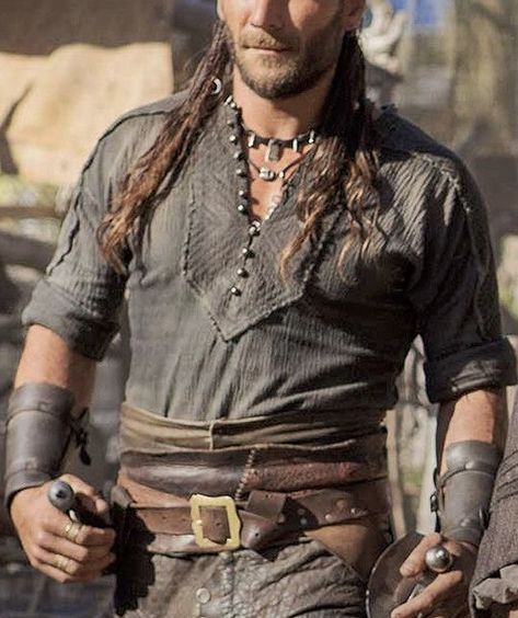 Charles Vane Black Sails, Charles Vane, Costume Viking, Viking Men, Viking Costume, Shirt Inspiration, Viking Clothing, Pirate Shirts, Black Sails