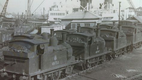 Alexandra dock. Hull. Hull Docks, Hull England, Kingston Upon Hull, Merchant Navy, East Yorkshire, Retro Graphics, Historical Pictures, Local History, Kingston