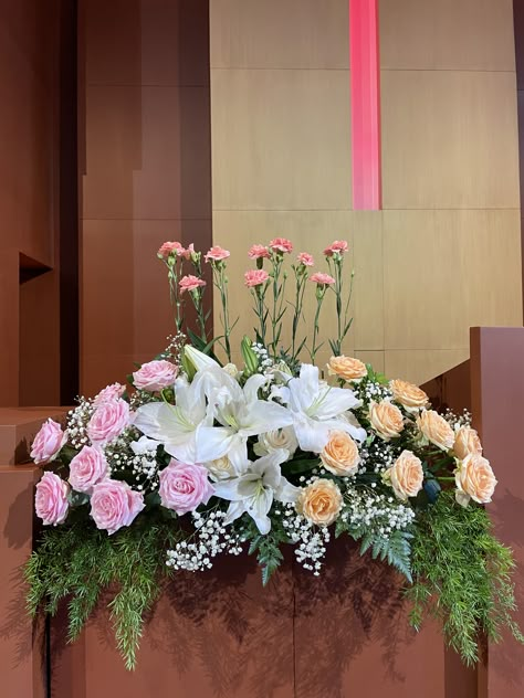 Food Bouquet, Altar Arrangement, Large Flower Arrangements, Church Flower Arrangements, Creative Flower Arrangements, Church Flowers, Fresh Flowers Arrangements, Altar Decorations, Church Decor