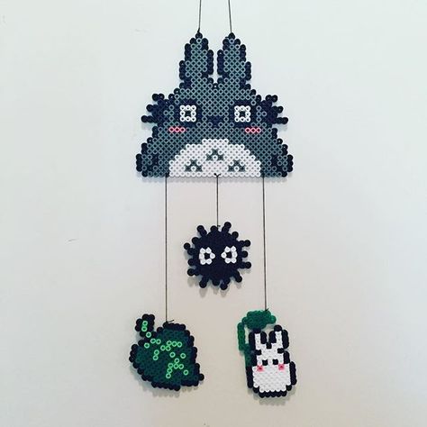 Totoro Mobile, Fuse Beads Ideas, Anime Perler, Totoro Ghibli, Perler Projects, Perler Creations, Nerd Crafts, Pixel Beads, Pearl Beads Pattern