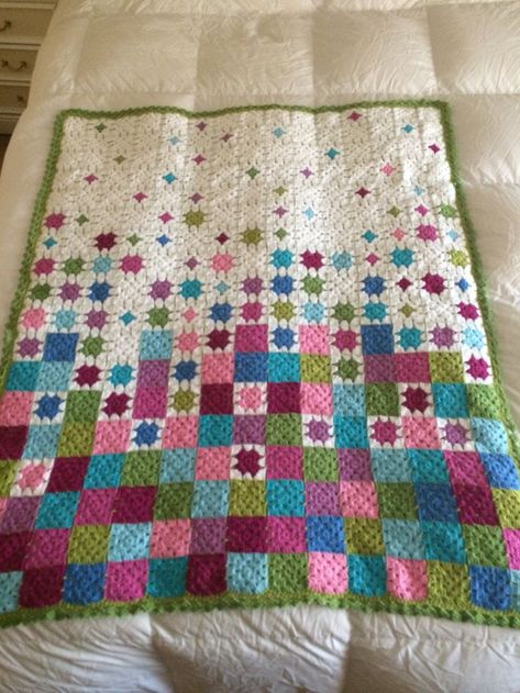 #Grannysquare #blanket #crochet Blanket Patchwork Crochet, Square Quilts, Blanket Patchwork, Granny Square Quilt, Patchwork Crochet, Knitting Blanket, Crocheted Blanket, Crochet Afgans, Crocheting Ideas