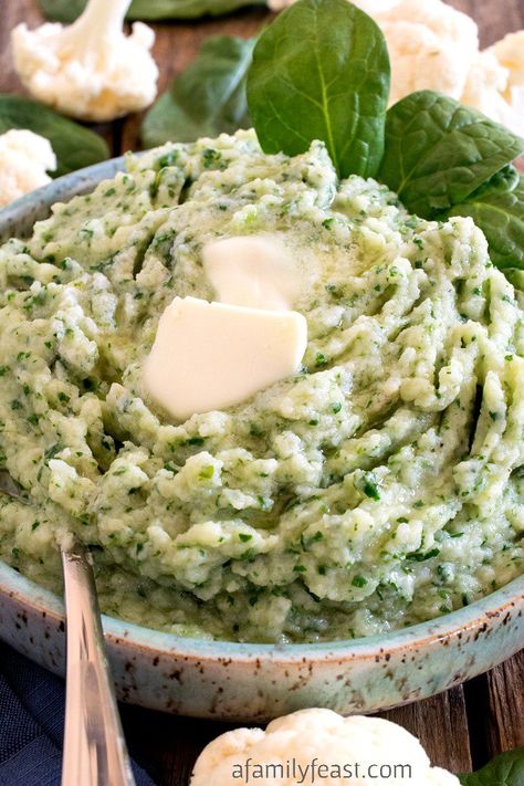 This Mashed Cauliflower and Spinach is a quick and easy way to eat your veggies. (Easy to adapt to Whole30.) Plant Paradox, Family Feast, Spinach Recipes, Mashed Cauliflower, Cauliflower Recipes, Veggie Dishes, Vegetable Side Dishes, Sriracha, Extra Virgin