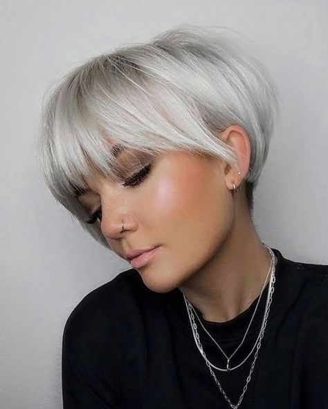 65 Fresh Angled Bob Haircuts For 2023 Kort Bob, Angled Bob Haircuts, Pixie Bob Hairstyles, Pixie Bob Haircut, Short Blonde Haircuts, Bob Haircut With Bangs, Blonde Pixie Haircut, Edgy Short Hair, Blonde Pixie Cuts