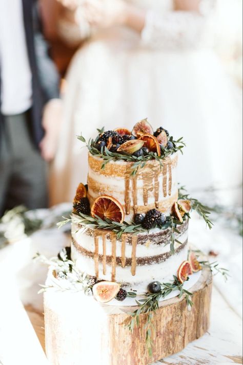 Orange Citrus Wedding, Fruity Wedding Cake, Wedding Cake Figs, Rehearsal Dinner Cakes, Berry Wedding Cake, Fairytale Wedding Decorations, Woodlands Wedding, Fruit Wedding Cake, Wedding Cheesecake