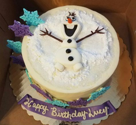 Olaf Cake Birthday, Snowman Birthday Cake, Olaf Birthday Cake, Winter Torte, Anniversary Cake Designs, Olaf Cake, Cloud Cake, Snowman Cake, Frozen Birthday Cake