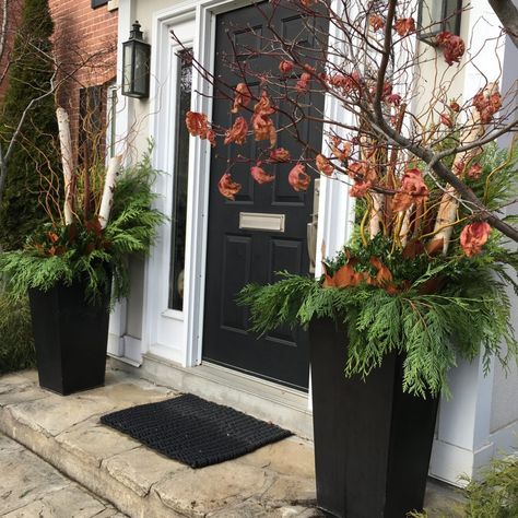 Flowers - Walnut Kitchen Container Flower Garden Ideas, Door Planter Ideas, Front Door Planter Ideas, Outdoor Planters Front Door, Container Flower Garden, Front Porch Flower Pots, Backyard Planters, Flower Garden Ideas, Front Door Planters