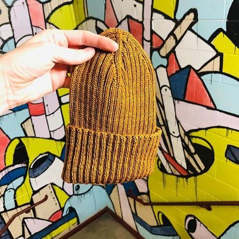 Hey look! A thing! And I just published a free pattern so you can make the same thing! 🙃 This is what I’m calling Head Sock, a basic ribbed beanie. Lots of 2x2 rib followed by decreases that will look nice even if you have wonky ssk’s like I do. Link to Ravelry is in my profile or you can find the pattern on my blog (also linked in profile) Sock Yarn Hat, Mens Knit Beanie, Head Sock, Beanie Pattern Free, Beanie Knitting Patterns Free, Knit Beanie Pattern, Ribbed Hat, Hat Patterns Free, Yarn Hats