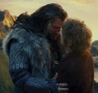 HAVE YOU HUGGED YOUR HOBBIT TODAY ? OR YOUR DWARF ? The Office Senior Quotes, Bilbo And Thorin, Bilbo X Thorin, Bilbo Thorin, Thorin And Bilbo, Thorin Bilbo, Thilbo Bagginshield, The Hobbit Thorin, Hobbit Bilbo