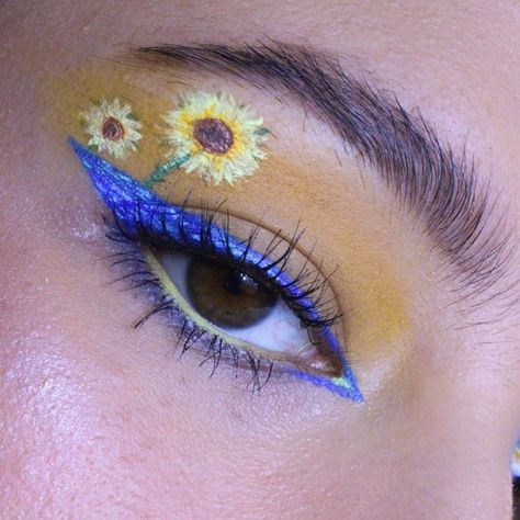 Van Gogh Eye Makeup, Van Gogh Inspired Makeup, Van Gogh Inspired Outfit, Eyeliner Drawings, Van Gogh Outfit, Van Gogh Makeup, Celestial Makeup, Scary Couples Costumes, Eyeshadow Designs