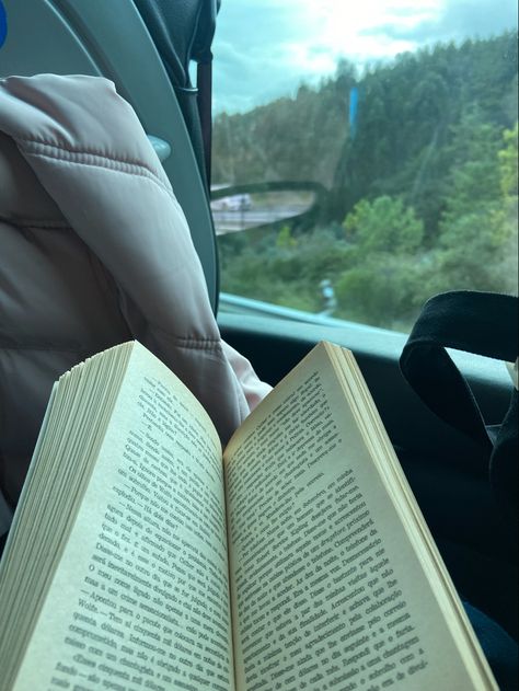 Bus Aethstetic, Bus Ride Aesthetic, Transportation Aesthetic, Reading Aesthetics, Romanticize School, In The Bus, 2024 Goals, Reading Aesthetic, Books Pics