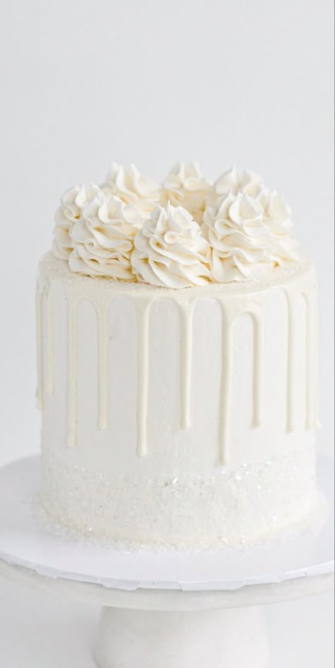 Pretty White Birthday Cake, Basic Cakes Birthday, Simple White Cake Designs Birthday, White Cakes Decoration, One Layer White Cake, White On White Cake Decoration, Simple White Birthday Cake For Women, Small White Birthday Cake, Simple White Buttercream Cake