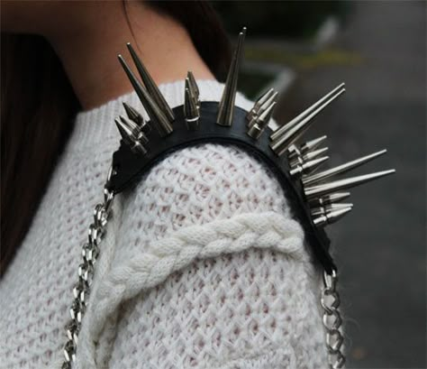 spike it up! Spike Bag, Studs And Spikes, Dye Jeans, Studded Purse, Studded Bag, Purse Strap, Dark Fashion, Bag Straps, Leather Craft