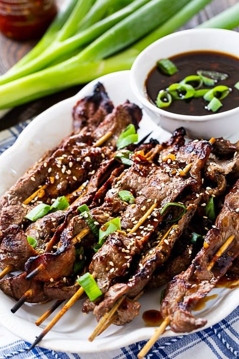 Asian Steak, Steak Skewers, Spicy Southern Kitchen, Korean Bbq Sauce, Steak Kabobs, Beef Skewers, Kabob Recipes, Skewer Recipes, Southern Kitchen