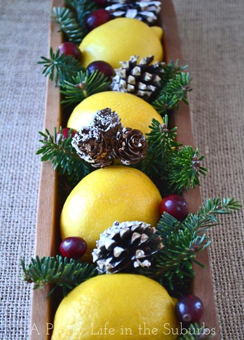 With a few simple supplies you can put together the most simple and pretty Christmas Centrepiece! Table Tricks, Lemon Centerpiece, Christmas Centrepieces, Xmas Flowers, Christmas Centrepiece, Lemon Centerpieces, Christmas Tables, Yellow Christmas, Sugar Mold