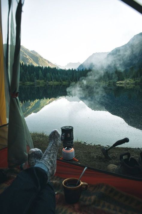 Mountains Aesthetic, Solo Camping, Camping Inspiration, Mountain Sky, Camping Photography, Camping Aesthetic, Adventure Aesthetic, Camping Life, Go Camping