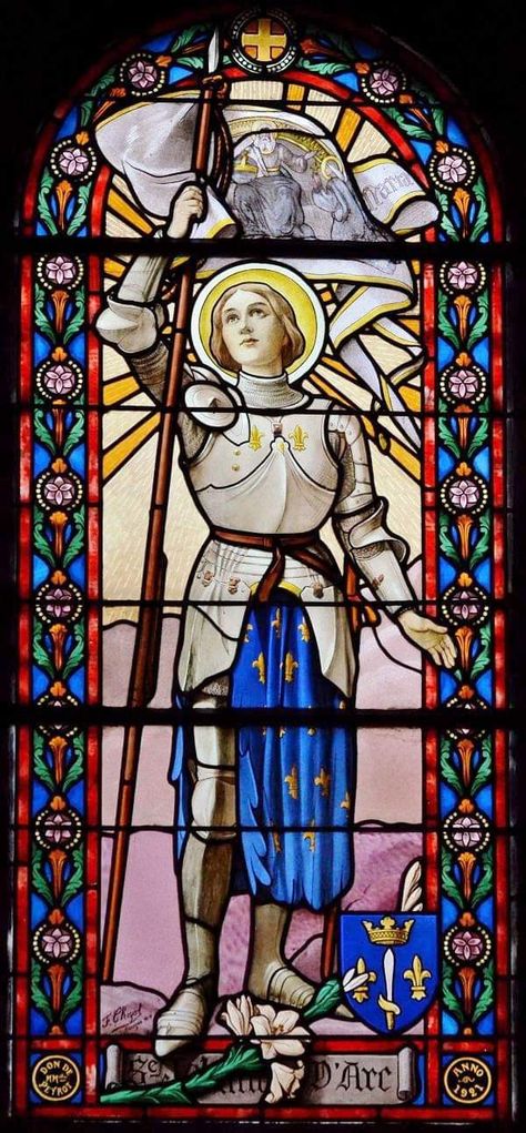 Santa Joana D'arc, Woodcut Tattoo, Catholic Wallpaper, Saint Joan Of Arc, Jeanne D'arc, Stained Glass Church, St Joan, French History, Joan Of Arc