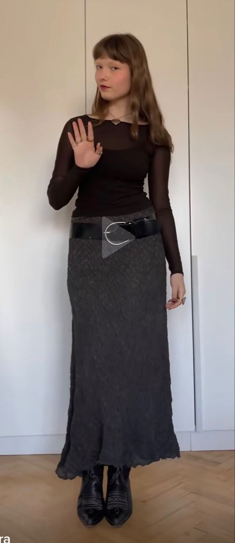 Grey Maxi Skirt Outfit, Grey Maxi Skirts, Grey Maxi, Maxi Skirt Outfits, Skirt Outfits, Maxi Skirt, Outfit Inspo, Grey, Clothes