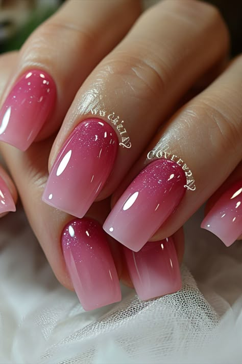 Pink Ombré Nails Short Nails Bright Colors, Nails March, Set Nails, March Nails, Unghie Sfumate, Pink Ombre Nails, Fancy Nails Designs, Glitter Gel Nails, Nails Salon