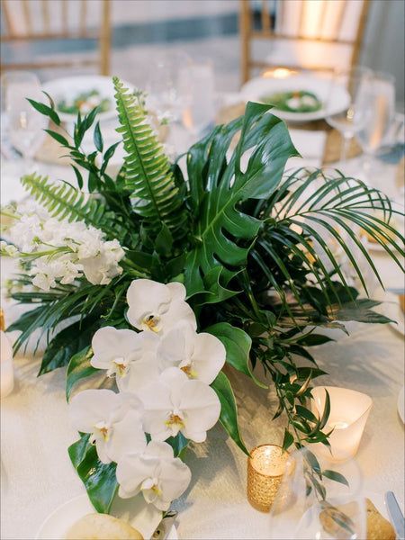 Hibiscus Wedding Flowers, Tropical Leaves Wedding Decor, Palm Leaf Wedding Decor, Tropical Greenery Centerpieces, Palm Wedding Centerpieces, Orchid Arrangements Wedding, Dominican Decor, White Wedding Reception Ideas, Tropical Wedding Flowers Centerpieces