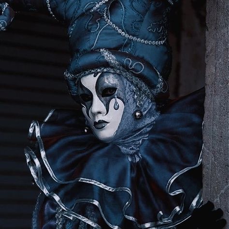 Royal Jester Aesthetic, Gothic Jester, Jester Aesthetic, Ap Portfolio, Venetian Carnival, Clowning Around, Oc Ideas, Aesthetic Pics, Masquerade Ball