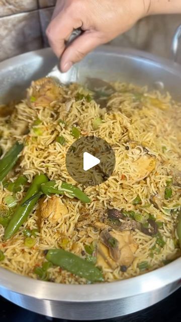 Chicken Pulao Recipe Pakistani, Chicken Pulao Recipe, Chicken Pulao, Pakistan Food, Quick Easy Chicken, Desi Khana, Video Food, Pulao Recipe, Chicken Masala