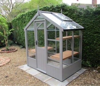 Moles Breath, Tiny Greenhouse, Diy Greenhouse Plans, Backyard Gardens, Outdoor Greenhouse, Greenhouse Shed, Wooden Greenhouses, Backyard Greenhouse, Small Greenhouse