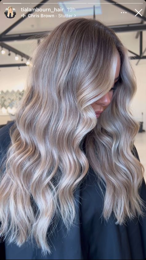 Champagne Hair Balayage, Frosty Blonde Balayage, Ashy Dirty Blonde Hair, Light Ashy Blonde Hair, Teddy Blonde Hair, Winter Hair Colour For Blondes, Adrina Lima, Brown Hair With Blonde Balayage, Cool Blonde Balayage