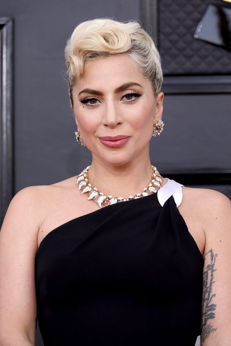 Grammys Red Carpet, Lady Gaga Photos, Lady Gaga Pictures, New Harley, The Grammys, Mgm Grand, White Eyeliner, Old Hollywood Glam, Hollywood Glam