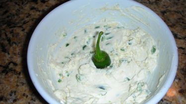 Spread For Bagels, Jalapeno Cream Cheese, Cream Cheese Spread Recipes, Flavored Cream Cheeses, Cream Cheese Recipe, Cream Cheese Spread, Lime Cream, Bagel Cream Cheese, Bagel Shop