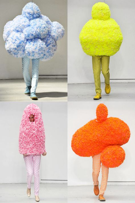 Walter Van Beirendonck x Erwin Wurm, spring/summer 2012. Who doesn't love role-playing a sentient LSD-broccoli? Erwin Wurm, Sculptural Fashion, Walter Van Beirendonck, Weird Fashion, Textiles Fashion, Fashion Costume, Costume Design, Textile Art, Wearable Art