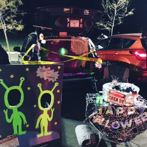 Trunk Or Treat Themes, Trunk Or Treat Decorations, Cars Pfp, Pta Activities, Cars Party Ideas, Halloween Interior Decorations, Halloween Interior, Halloween Car Decorations, Trunker Treat Ideas